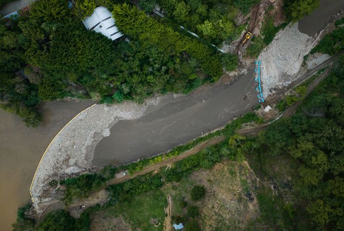 Aerial view of the Interceptor 006 with plastic accumulating